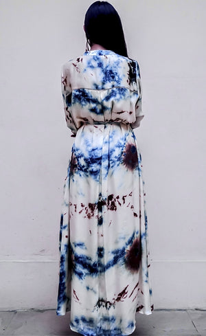 The tie and gorgeous piece exudes luxury and comfort which completes the collection with a relaxed style and glamour.